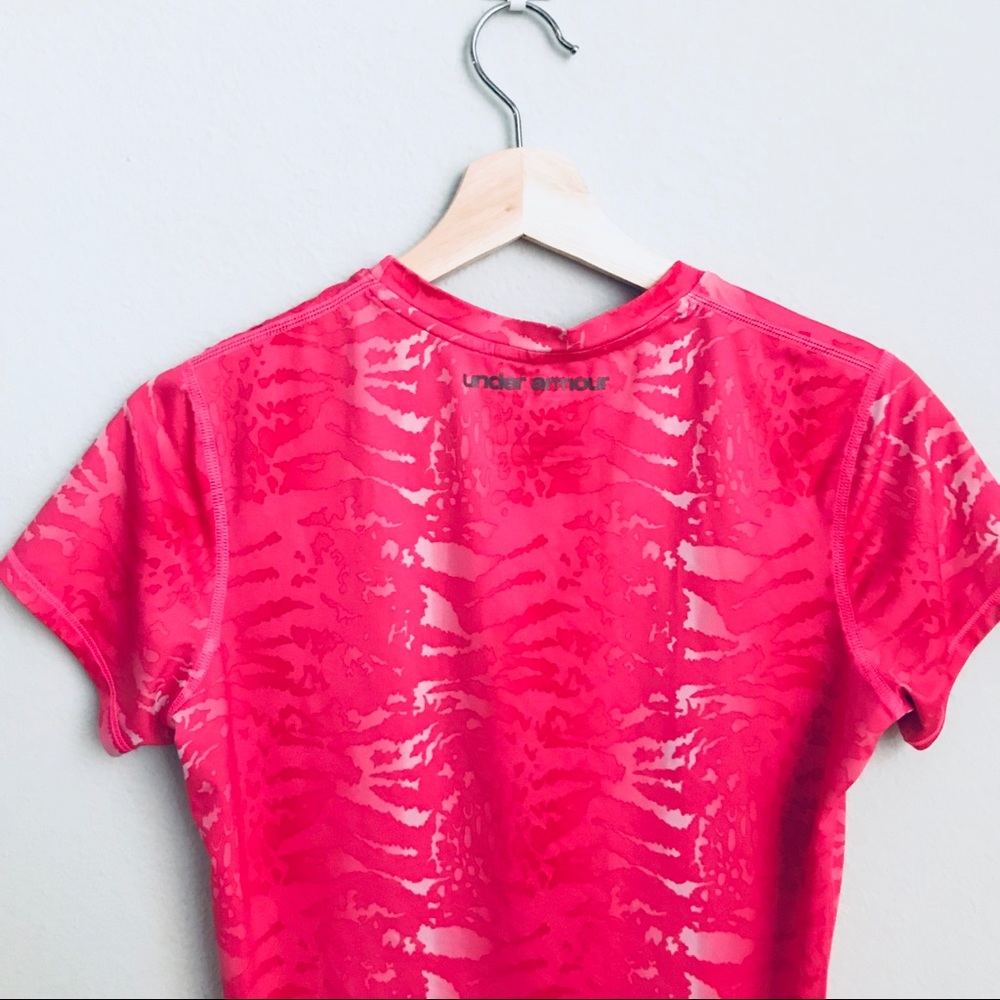 UNDER ARMOUR hot pink print performance top - Picture 6 of 7